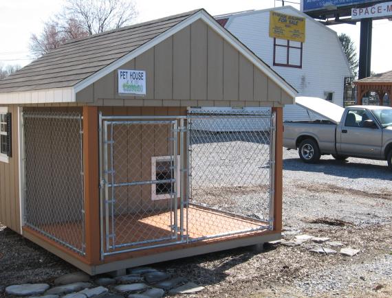 Pet kennel outlet enclosure